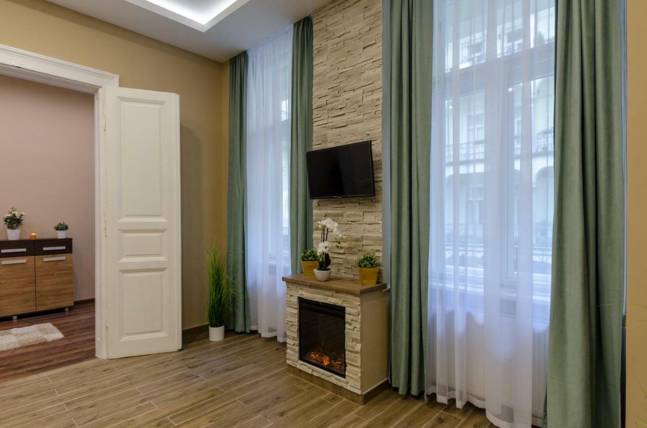 Modern, Luxury Flat In The Heart Of Будапеща Екстериор снимка